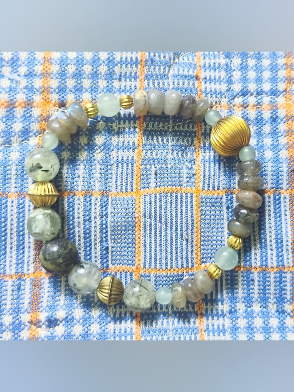 Handmade 'Fresh Greens' Stone Stretch Bracelet - Picture 5 of 5